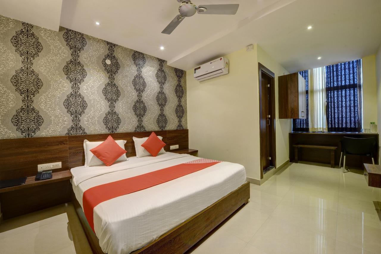 Capital O Hotel Samanvi International Belur  Екстериор снимка