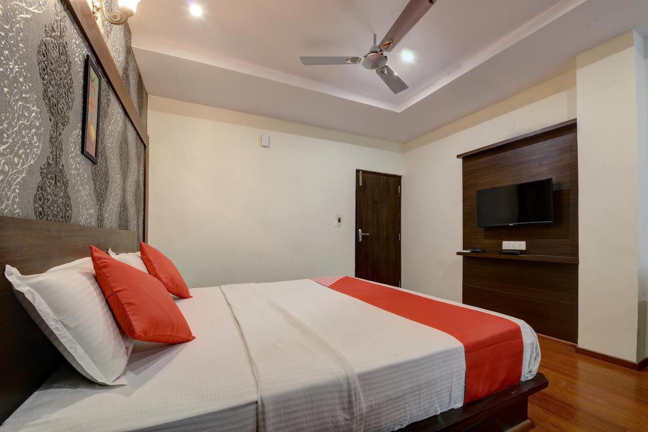 Capital O Hotel Samanvi International Belur  Екстериор снимка
