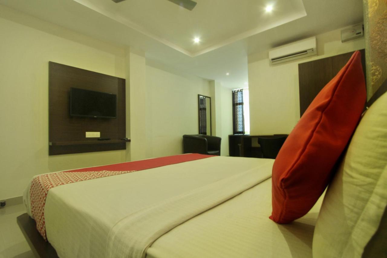 Capital O Hotel Samanvi International Belur  Екстериор снимка