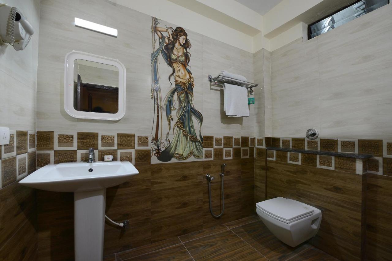 Capital O Hotel Samanvi International Belur  Екстериор снимка