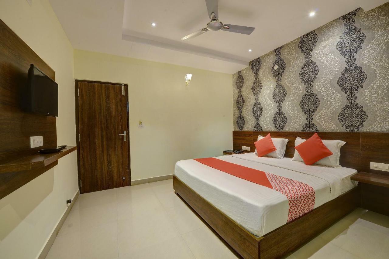 Capital O Hotel Samanvi International Belur  Екстериор снимка