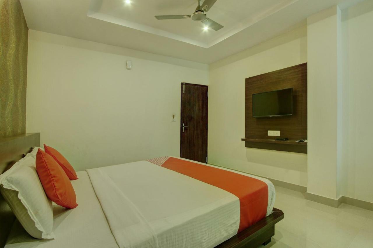 Capital O Hotel Samanvi International Belur  Екстериор снимка